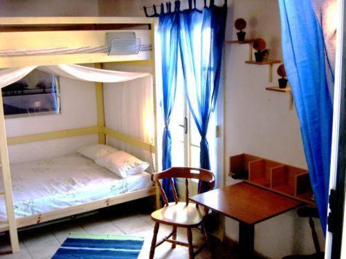 Adonis Guesthouse Batsi Habitación foto