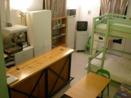 Adonis Guesthouse Batsi Habitación foto
